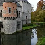 Du Chateau De Spontin - 8 Chaussee De Dinant - 5530 Spontin Mellet