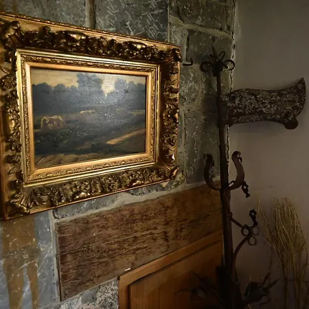 Du Chateau De Spontin - 8 Chaussee De Dinant - 5530 Spontin Guest house