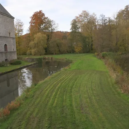 Du Chateau De - 7a Chaussee De Dinant - 5530 Gæstehus Spontin