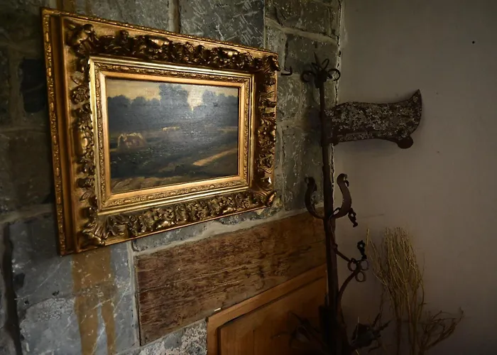 Du Chateau De Spontin - 8 Chaussee De Dinant - 5530 Spontin Guest house