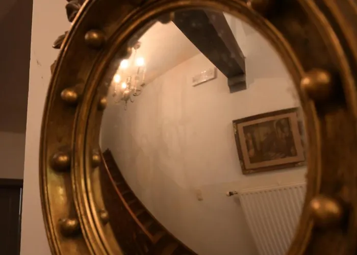 Du Chateau De Spontin - 8 Chaussee De Dinant - 5530 Spontin Mellet